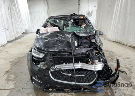 2025 Chrysler Pacifica Select z USA, uszkodzony, nr VIN 2C4RC1BG1SR597876